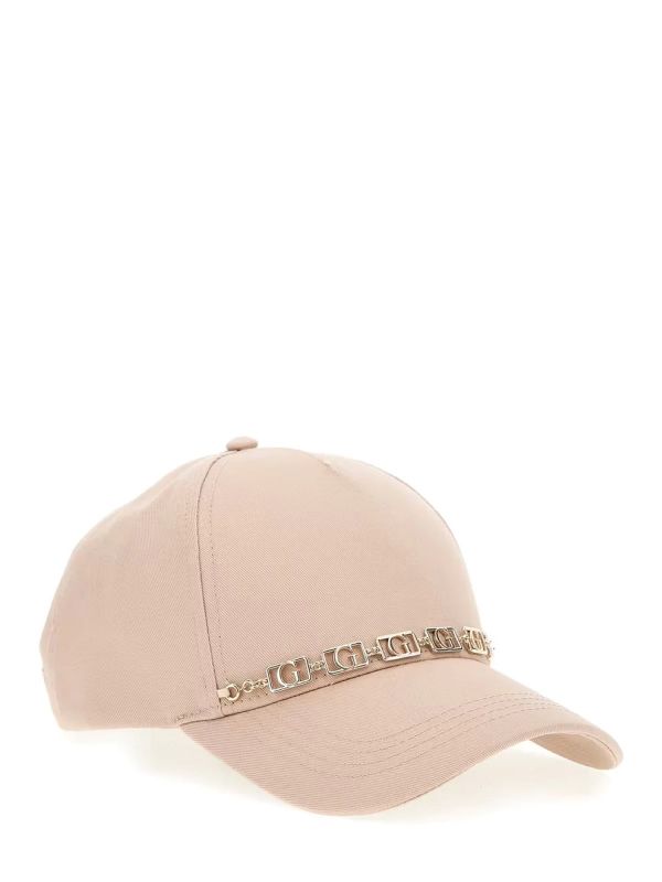 Дамска шапка с козирка Guess с метална верижка