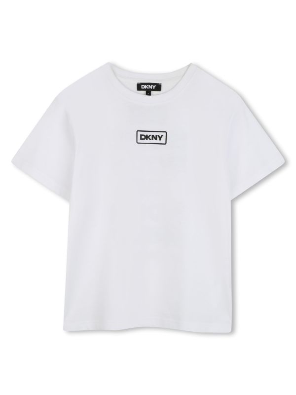 Детска тениска DKNY с надпис на гърба за момче 